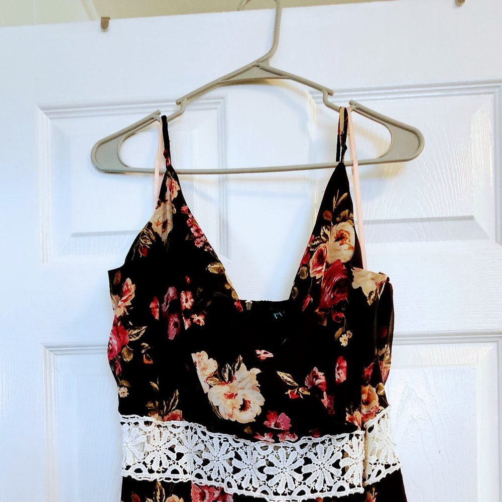 RUE 21 FLORAL ROMPER - SIZE: 3X